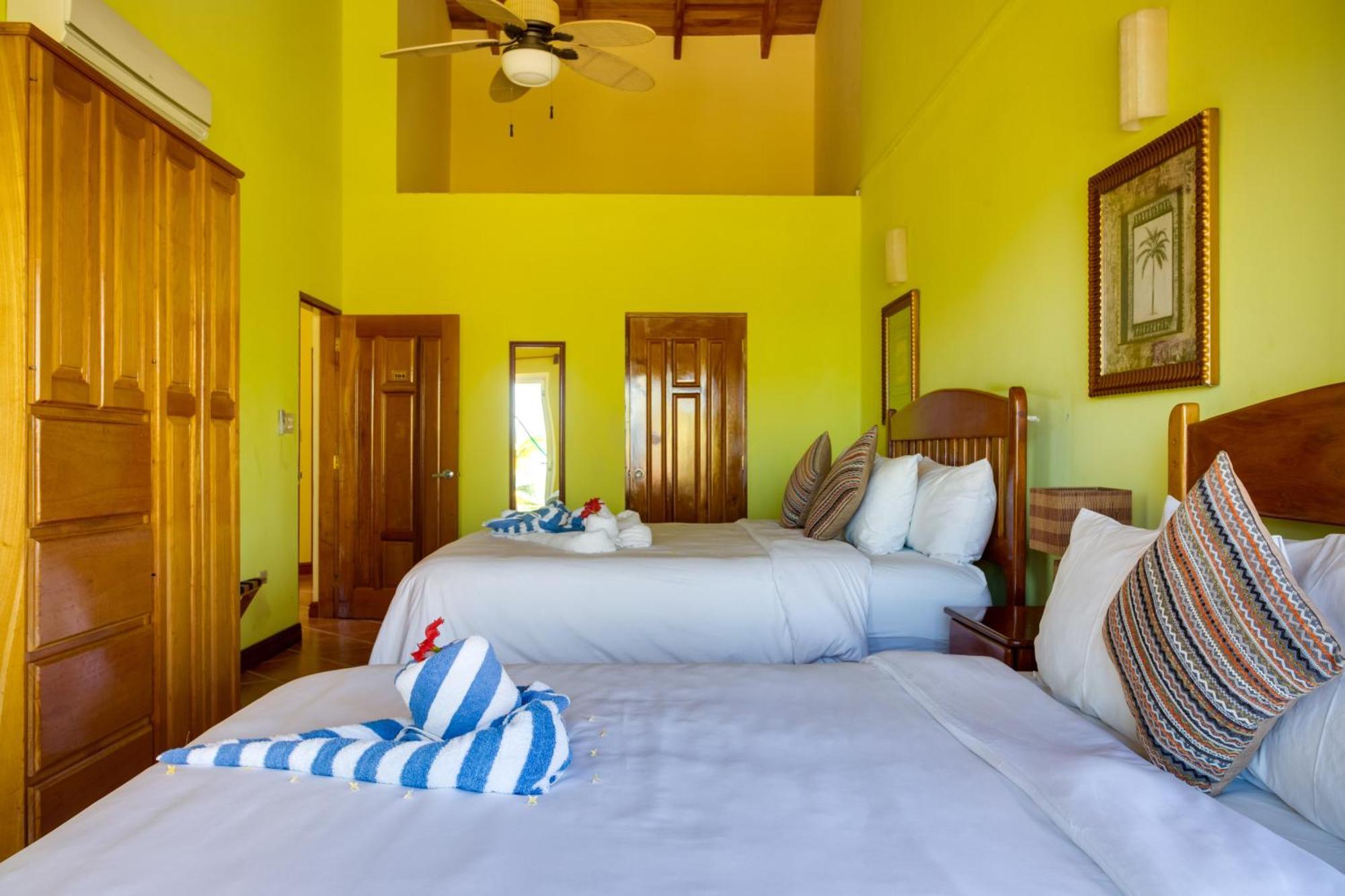 Laru Beya Resort Placencia ภายนอก รูปภาพ